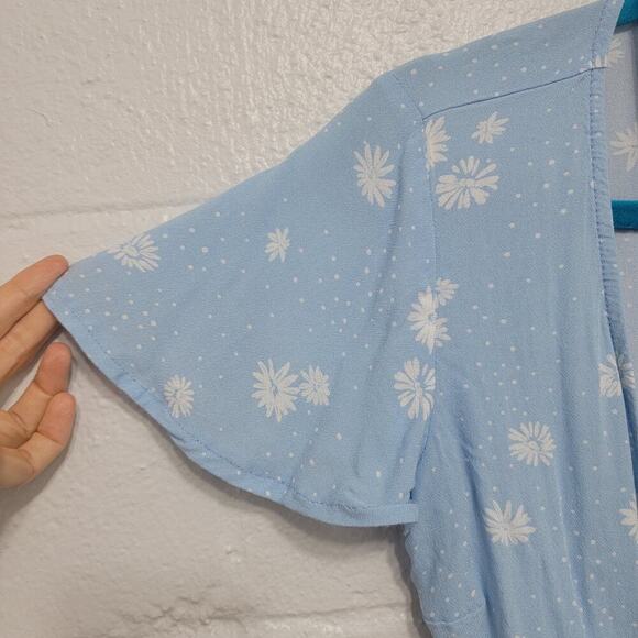 LA Hearts Wrap Crop Flutter Sleeve Ditzy Blue XS 488 - Picture 5 of 10